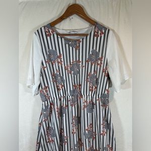 Piper & Scoot Floral & Stripes Flowy Women’s Short Sleeve Dress size L